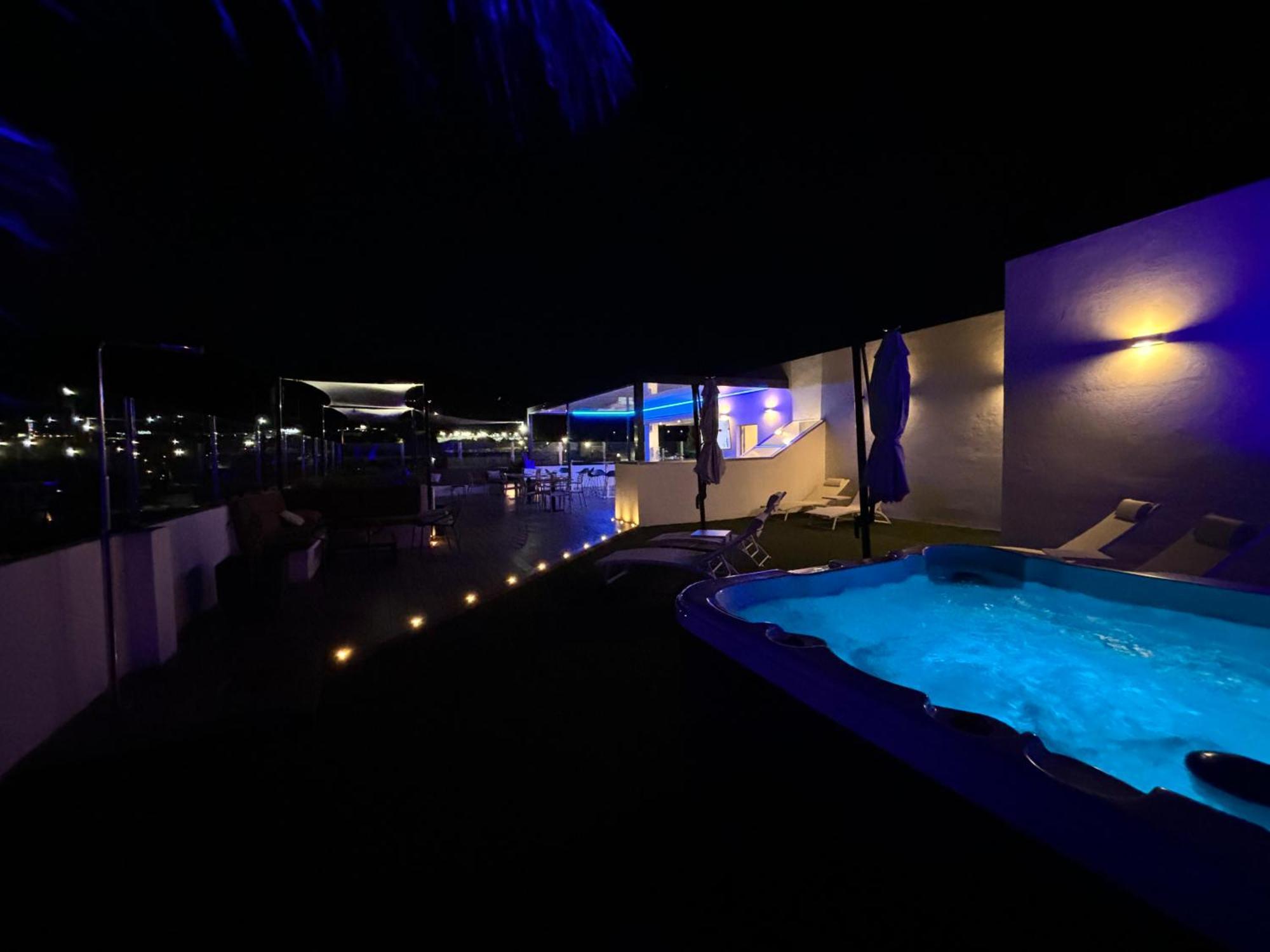 Daos & Terrace Marbella