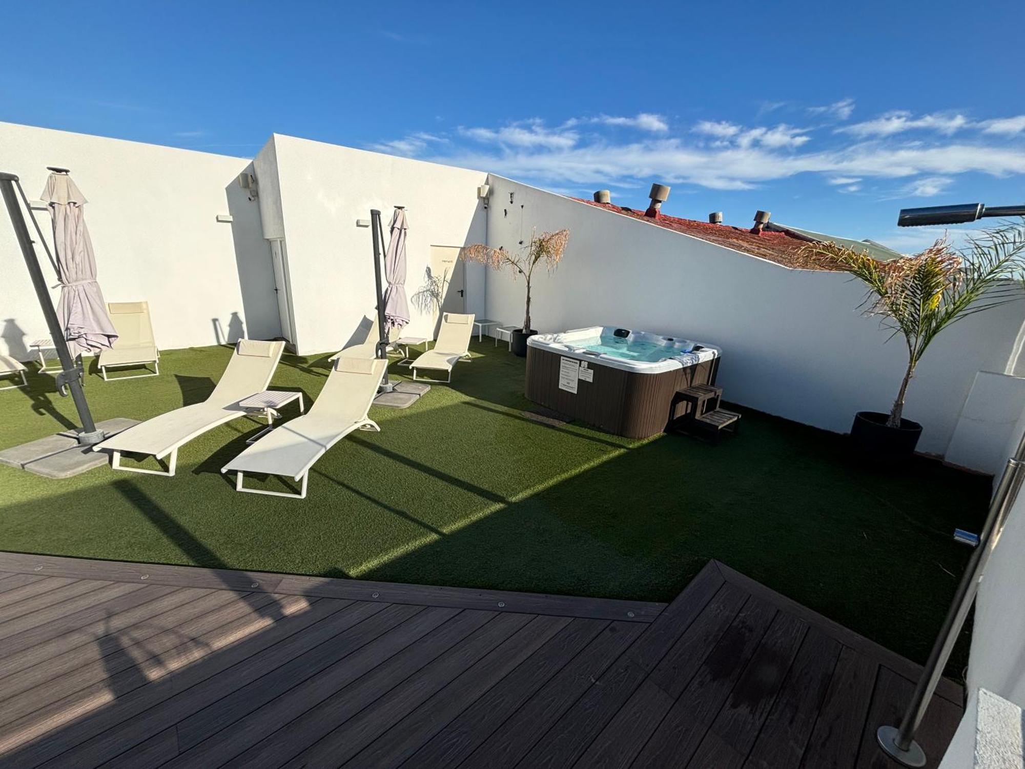 Daos & Terrace